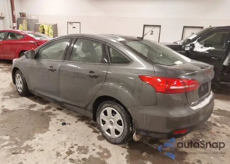 2017 Ford Focus S из США, поврежденный, VIN 1FADP3E29HL323617